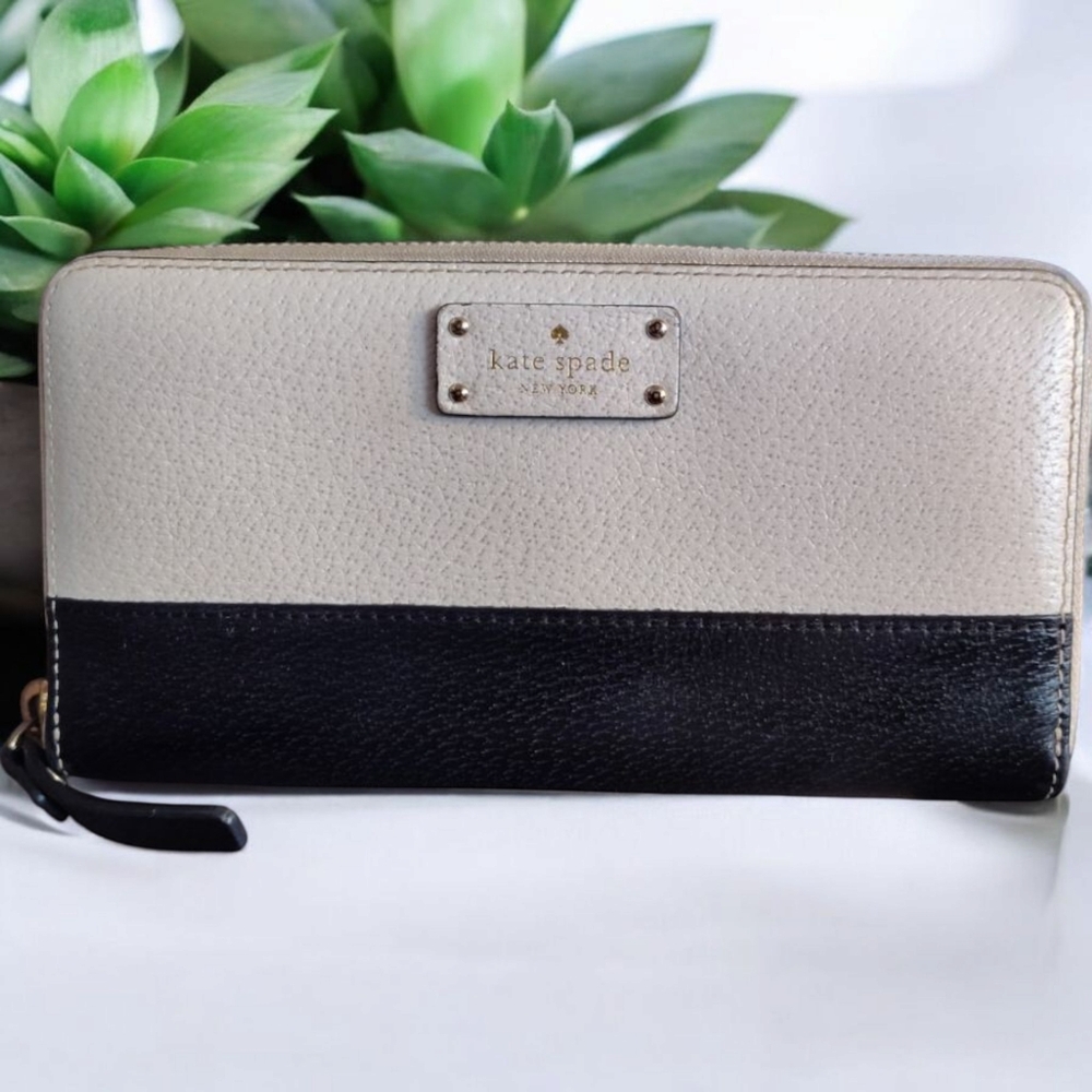 Kate spade black and white Leather wallet Long Zip